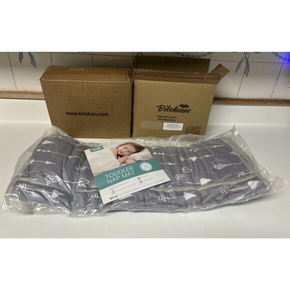 Biloban Toddler Nap Mat with Removable Pillow Arrowhead Gray New - Picture 1 of 4